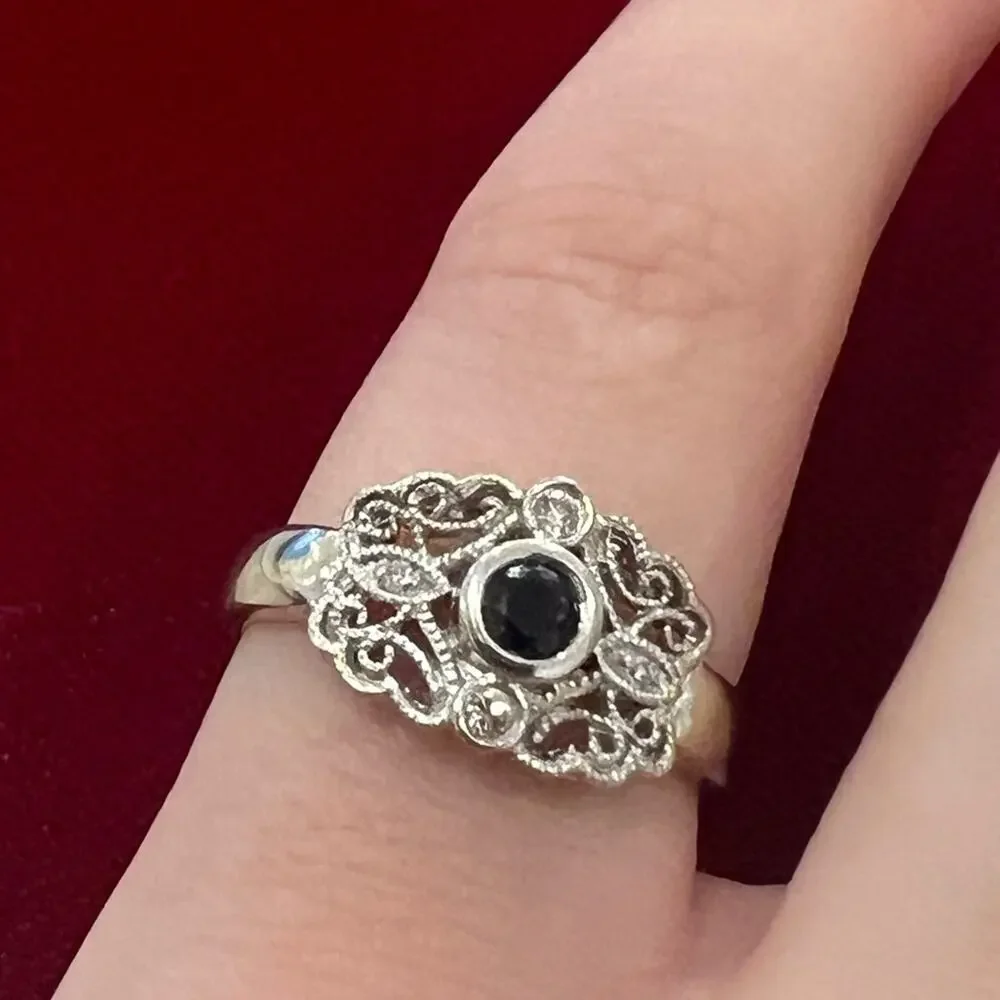 Vintage emerald sterling silver ring